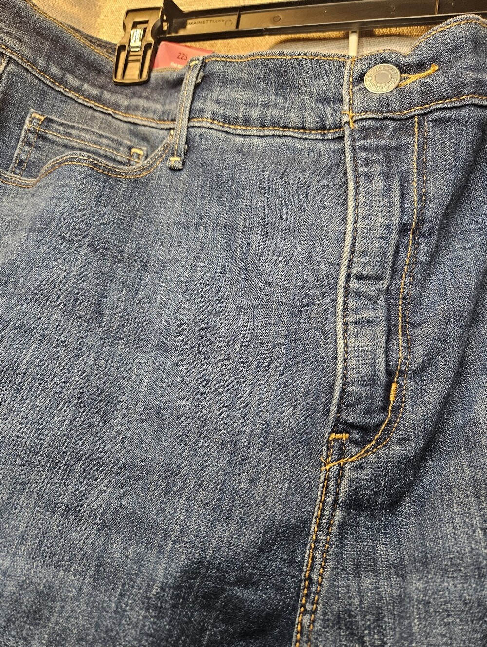 Levi Strauss Signature Women's Plus Mid Rise Slimming Bootcut Jeans 22 Short - Picture 8 of 13